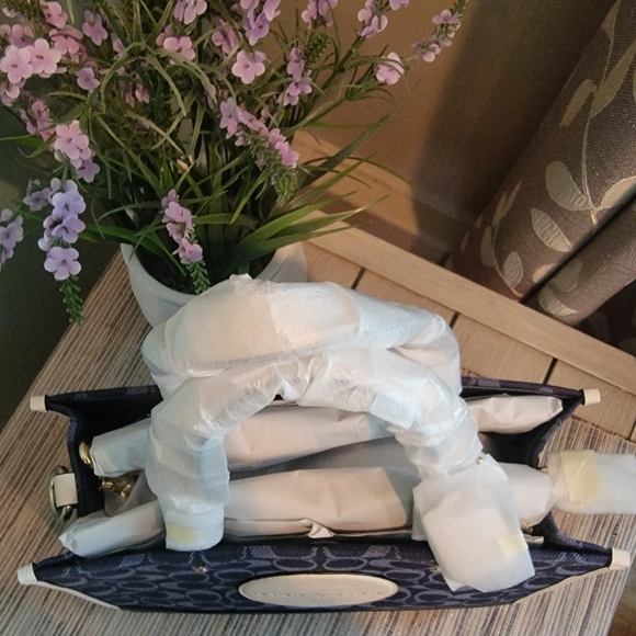 Coach Dempsey Carryall In Signature Jacquard With Coach Patch - Picture 12 of 14